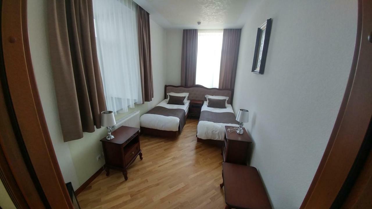Hotel Meridian Brody Exterior foto